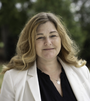 Headshot of Jeannie Zipperer